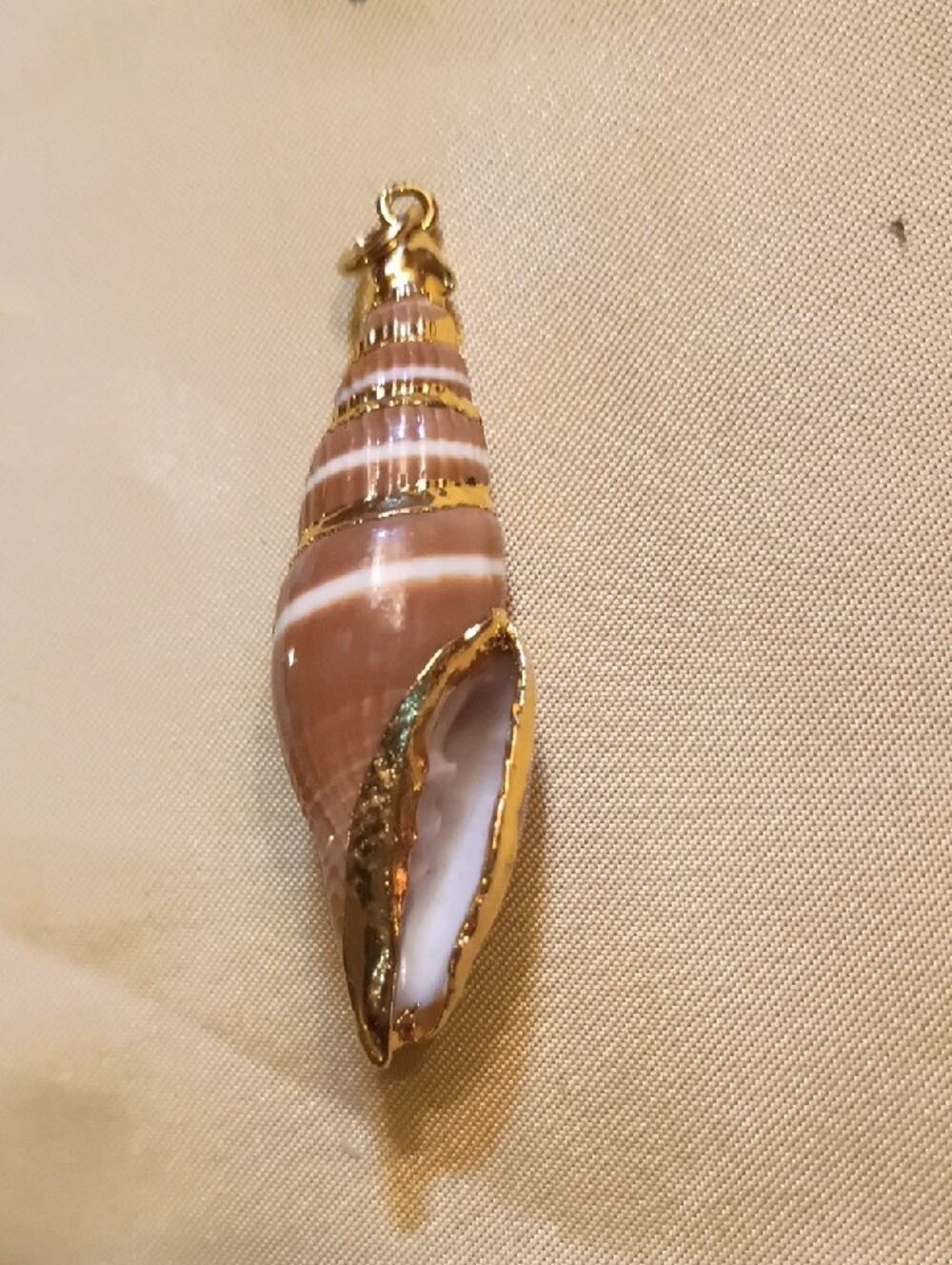 Source Unknown Brown and White Shell Pendant with Gold Trim - Picture 3 of 3